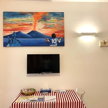 Casa Giulia, Nuovo Appartamento In Centro! Неаполь Екстер'єр фото