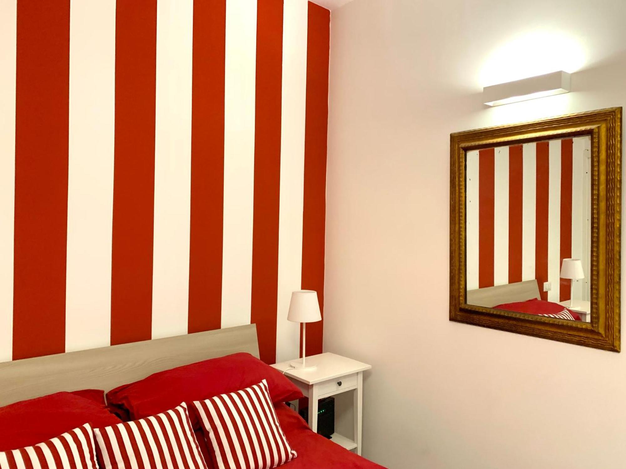 Casa Giulia, Nuovo Appartamento In Centro! Неаполь Екстер'єр фото